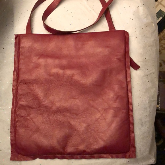 INGE RED STUDDED CROSSBODY HANDBAG. - Picture 4 of 8